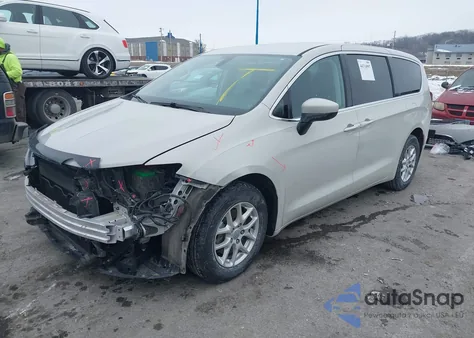 2017 Chrysler Pacifica Touring Plus z USA, uszkodzony, nr VIN 2C4RC1BG5HR771389